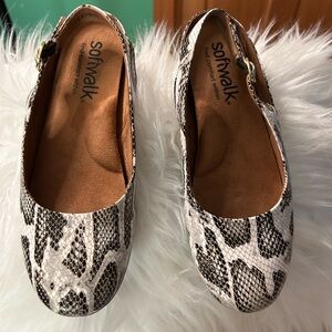 SoftWalk Women's Black and White Snakeskin Loafers